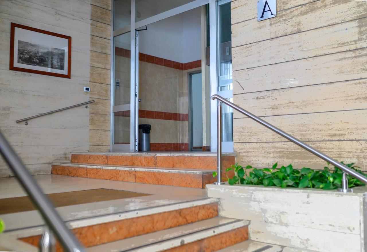 Naples & Love Rooms Exterior photo