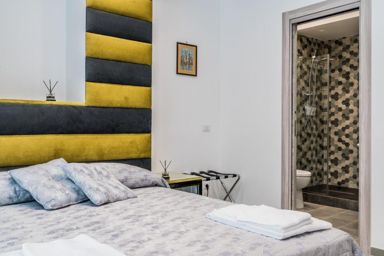 Naples & Love Rooms Exterior photo