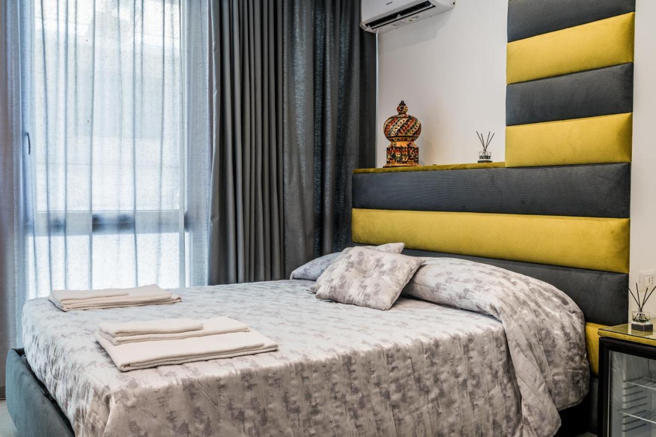 Naples & Love Rooms Exterior photo